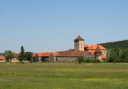 Vodní hrad Švihov - Galerie - Z louky