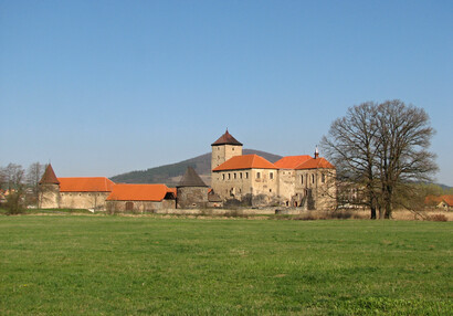 Vodní hrad Švihov - Galerie - Od jihovýchodu