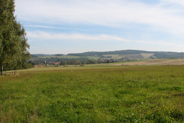 Popelčina stezka - pohled ze sadu - louky nad Švihovem