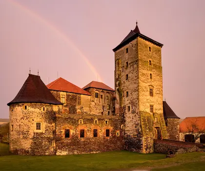 Hrad Švihov - Podvečerní hrad po dešti (25. 3. 2025) | © Lukáš Bojčuk
